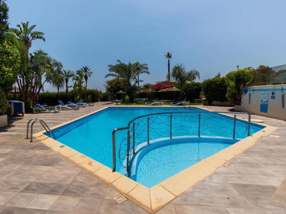 Sanders Ermitage On The Beach - Delightful 1-Bedroom Apartment With Sea View ลิมาซอล ภายนอก รูปภาพ